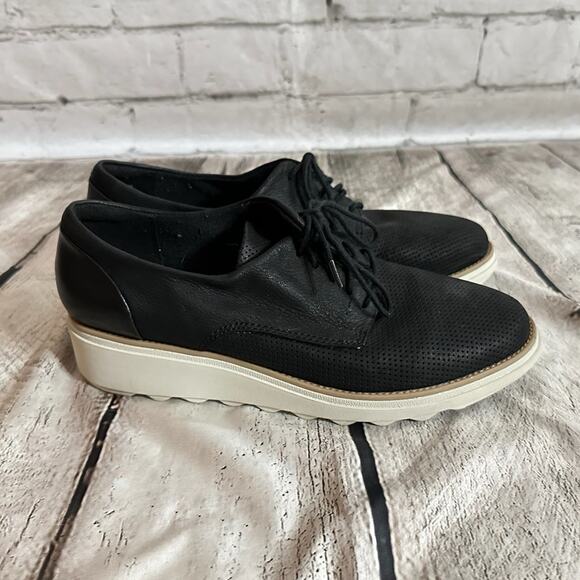 Clark’s Women’s Black Wedge Oxford Shoes, Size 8.5, Pre-owned - Picture 3 of 8